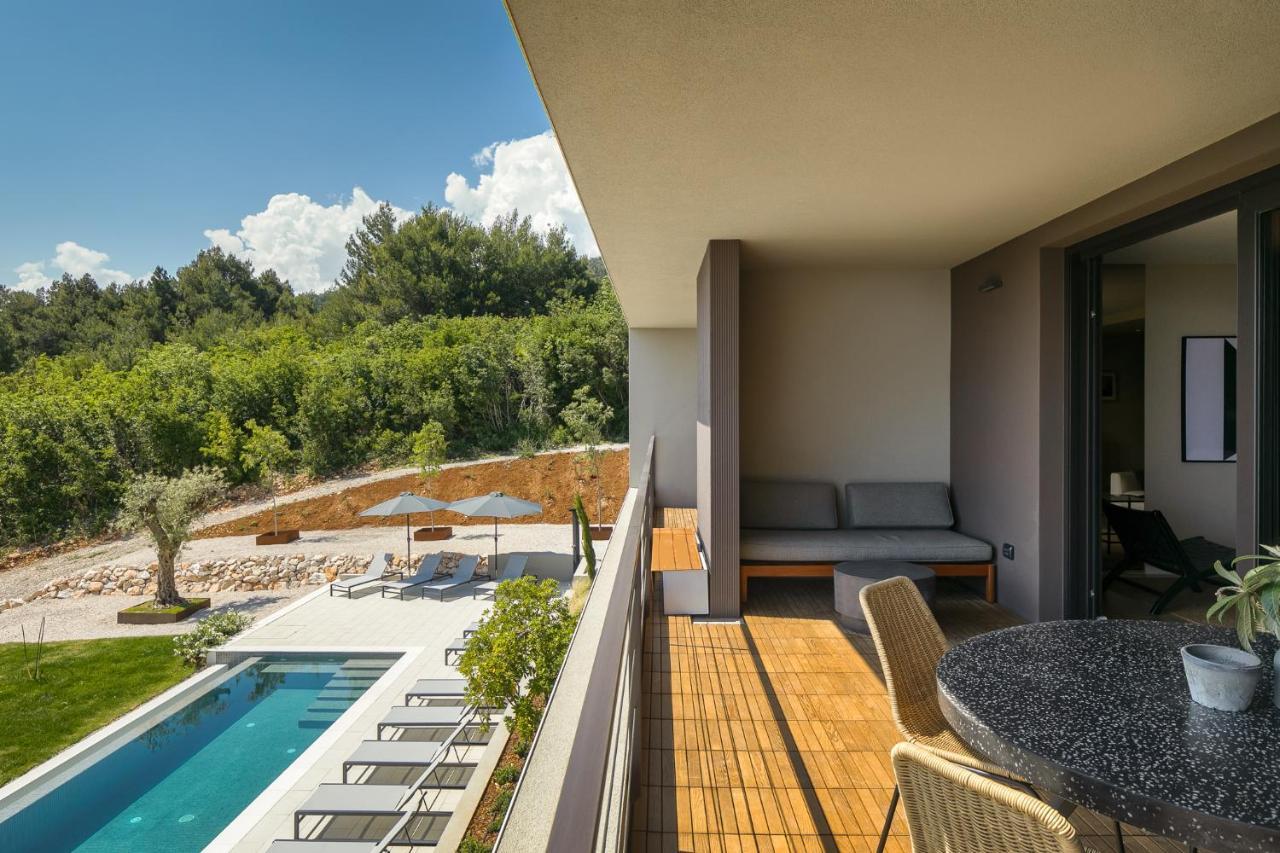 Oltremare Apartments With Pool ราบัซ ภายนอก รูปภาพ